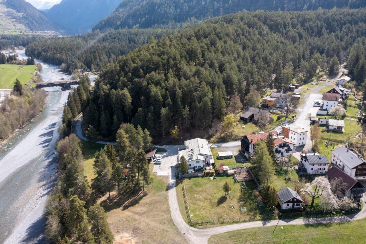 Pensiun Lischana Sent Exteriör bild