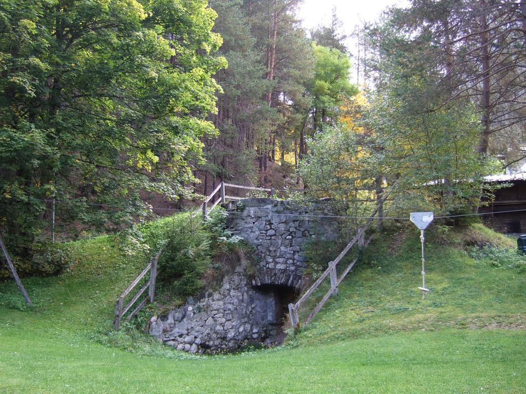 Pensiun Lischana Sent Exteriör bild
